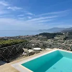 Panzió Gaia - Luxury Villa, Pool & Wellness 4*