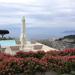 Villa Gaia - Luxury Villa, Pool & Wellness Rooms