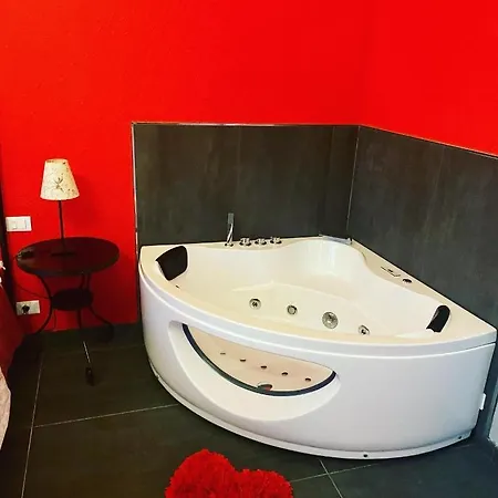 Gaia - Luxury Villa, Pool & Wellness 住宿加早餐酒店
