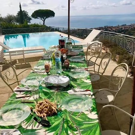 Couette-café Gaia - Luxury Villa, Pool & Wellness