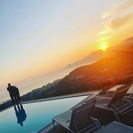 住宿加早餐酒店 Gaia - Luxury Villa, Pool & Wellness 博尔迪盖拉