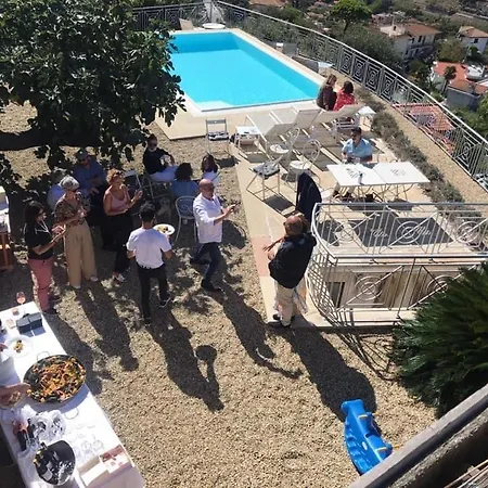 Couette-café Gaia - Luxury Villa, Pool & Wellness