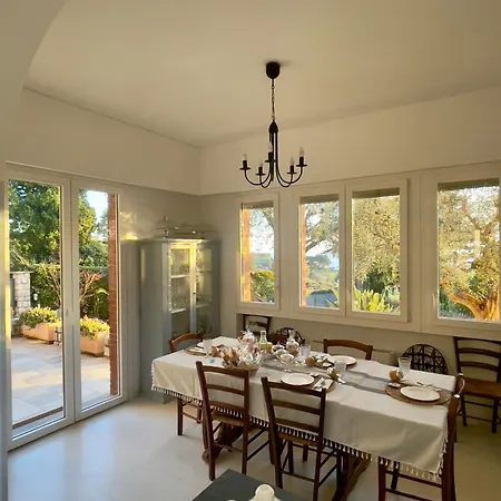 Villa Gaia - Luxury Villa, Pool & Wellness Rooms Bed & Breakfast 3*