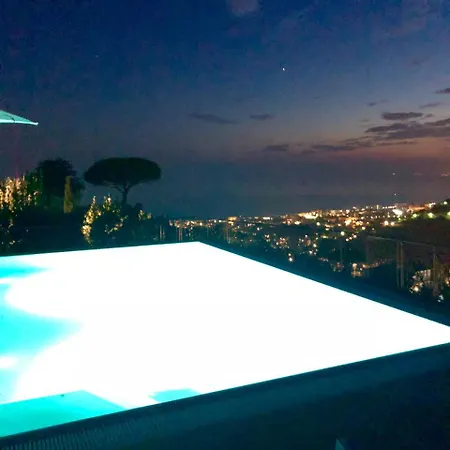 Gaia - Luxury Villa, Pool & Wellness Couette-café Bordighera