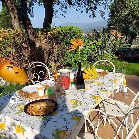 Bed & Breakfast Gaia - Luxury Villa, Pool & Wellness 3*
