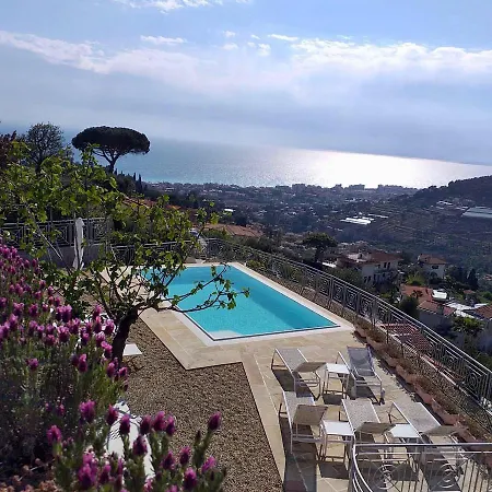 Gaia - Luxury Villa, Pool & Wellness 3*