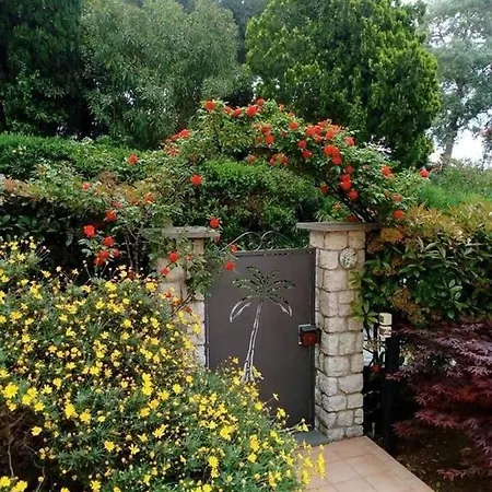 Bed & Breakfast Gaia - Luxury Villa, Pool & Wellness 3*