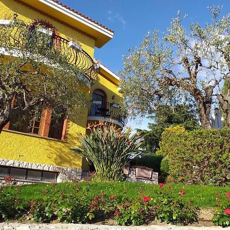 Gaia - Luxury Villa, Pool & Wellness Bed & Breakfast 3*