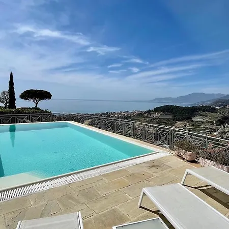 Gaia - Luxury Villa, Pool & Wellness Bordighera