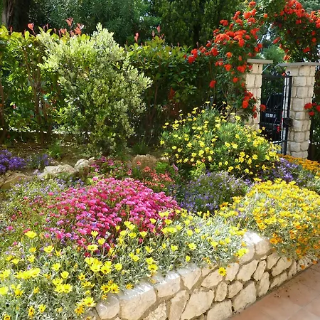 Bed & Breakfast Gaia - Luxury Villa, Pool & Wellness 3*