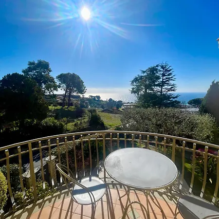 Gaia - Luxury Villa, Pool & Wellness 3*