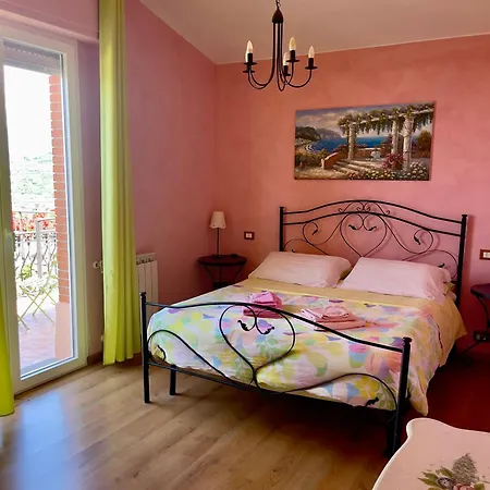 Gaia - Luxury Villa, Pool & Wellness 3* Bordighera