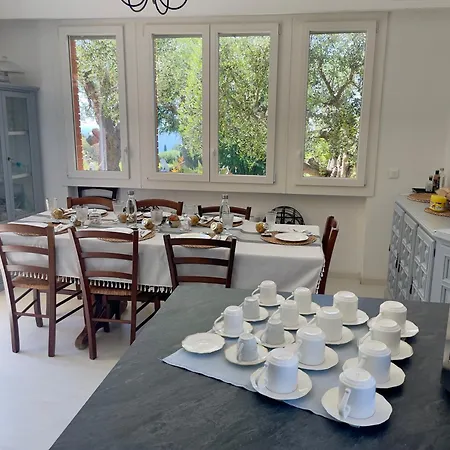 Gaia - Luxury Villa, Pool & Wellness Bed & Breakfast 3*