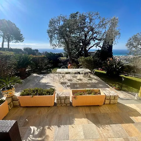 Gaia - Luxury Villa, Pool & Wellness 3* Bordighera