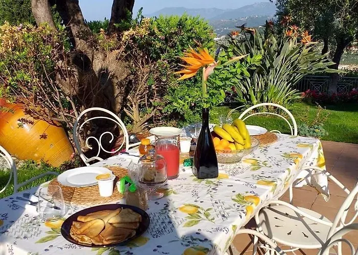 Bed & Breakfast Gaia - Luxury Villa, Pool & Wellness 4*