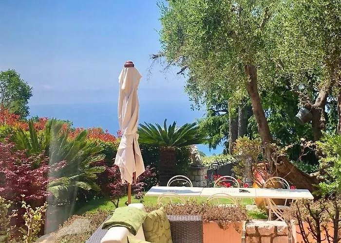 Villa Gaia - Luxury Villa, Pool & Wellness Rooms Bed & Breakfast 4*
