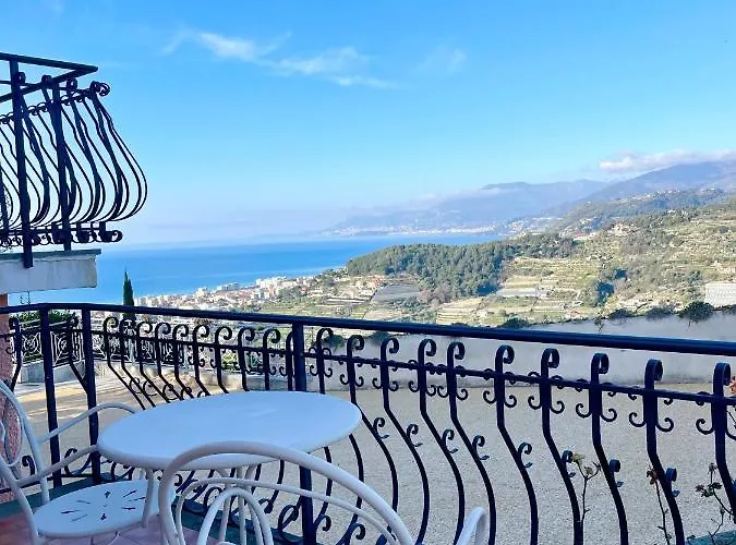 Gaia - Luxury Villa, Pool & Wellness Bed & Breakfast 4*