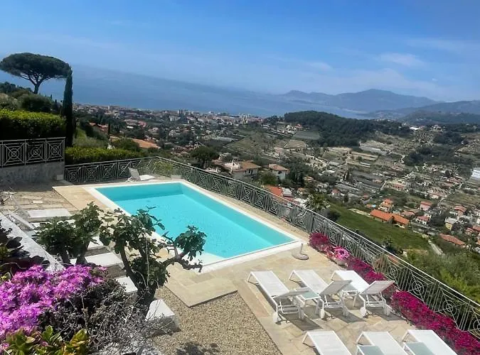 Gaia - Luxury Villa, Pool & Wellness Bordighera