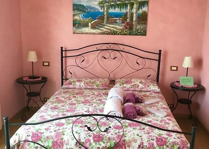 Villa Gaia - Luxury Villa, Pool & Wellness Rooms